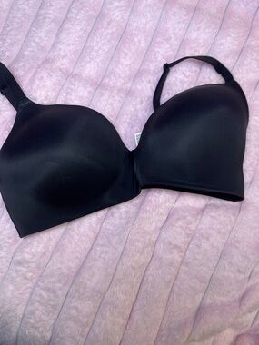 PINK Victoria's Secret Black Seamless T-Shirt Bra